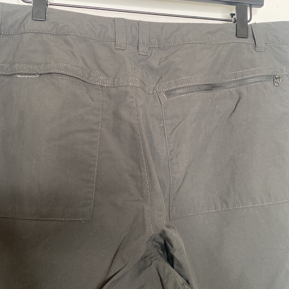 The North Face Men's Black Convertible Outdoor Cargo Pants Lightweight size 38 - Picture 9 of 12